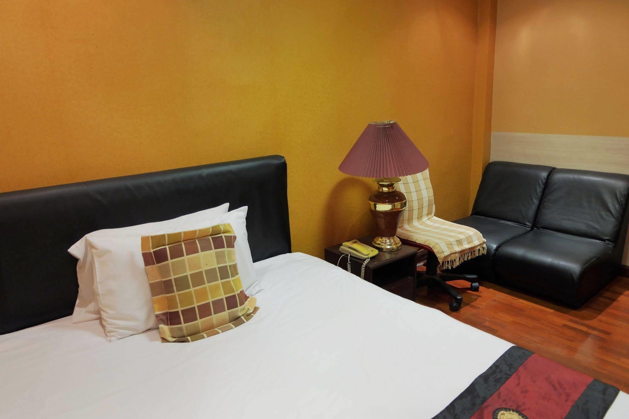 China Guest Inn Бангкок Экстерьер фото