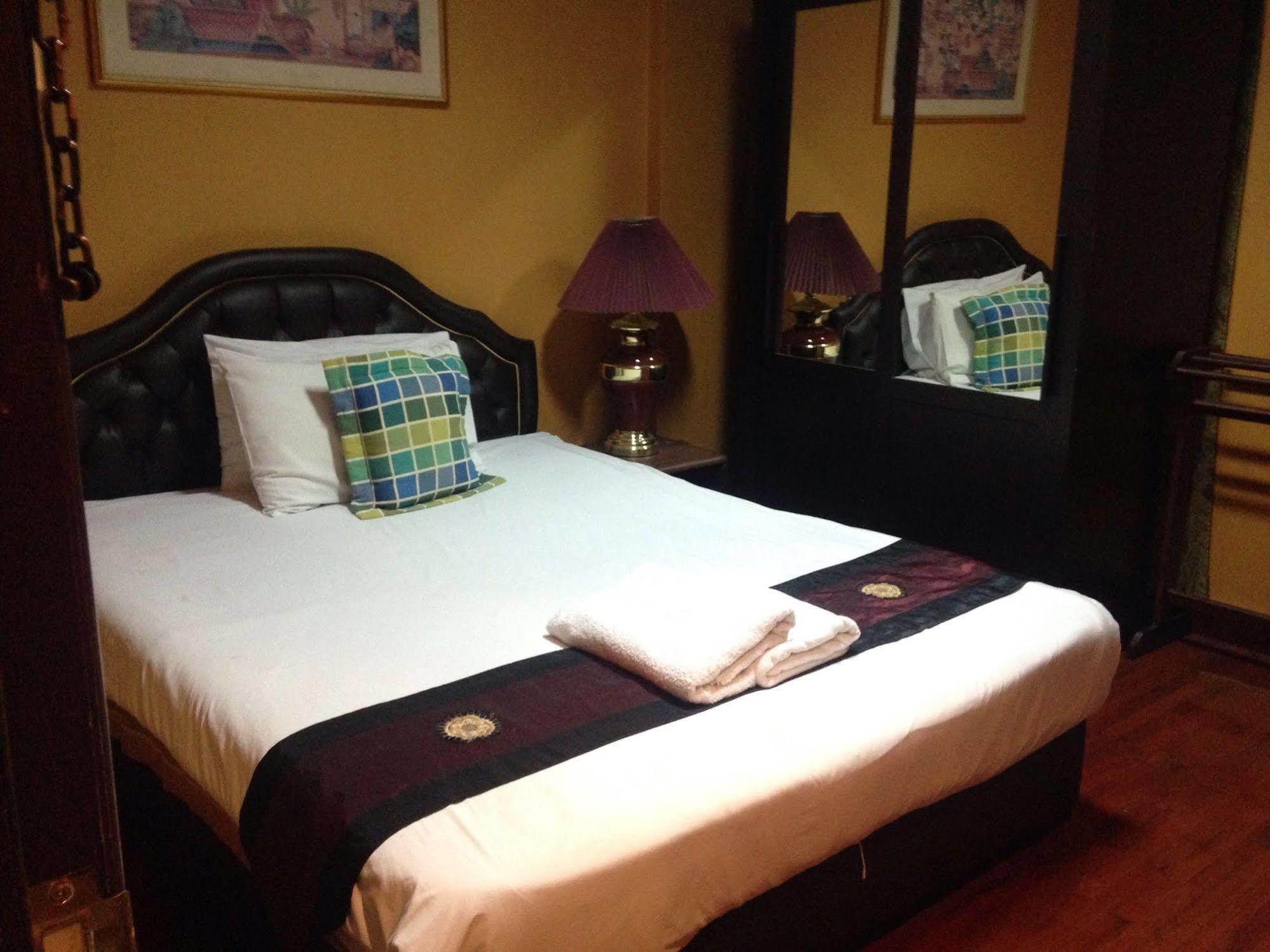 China Guest Inn Бангкок Экстерьер фото