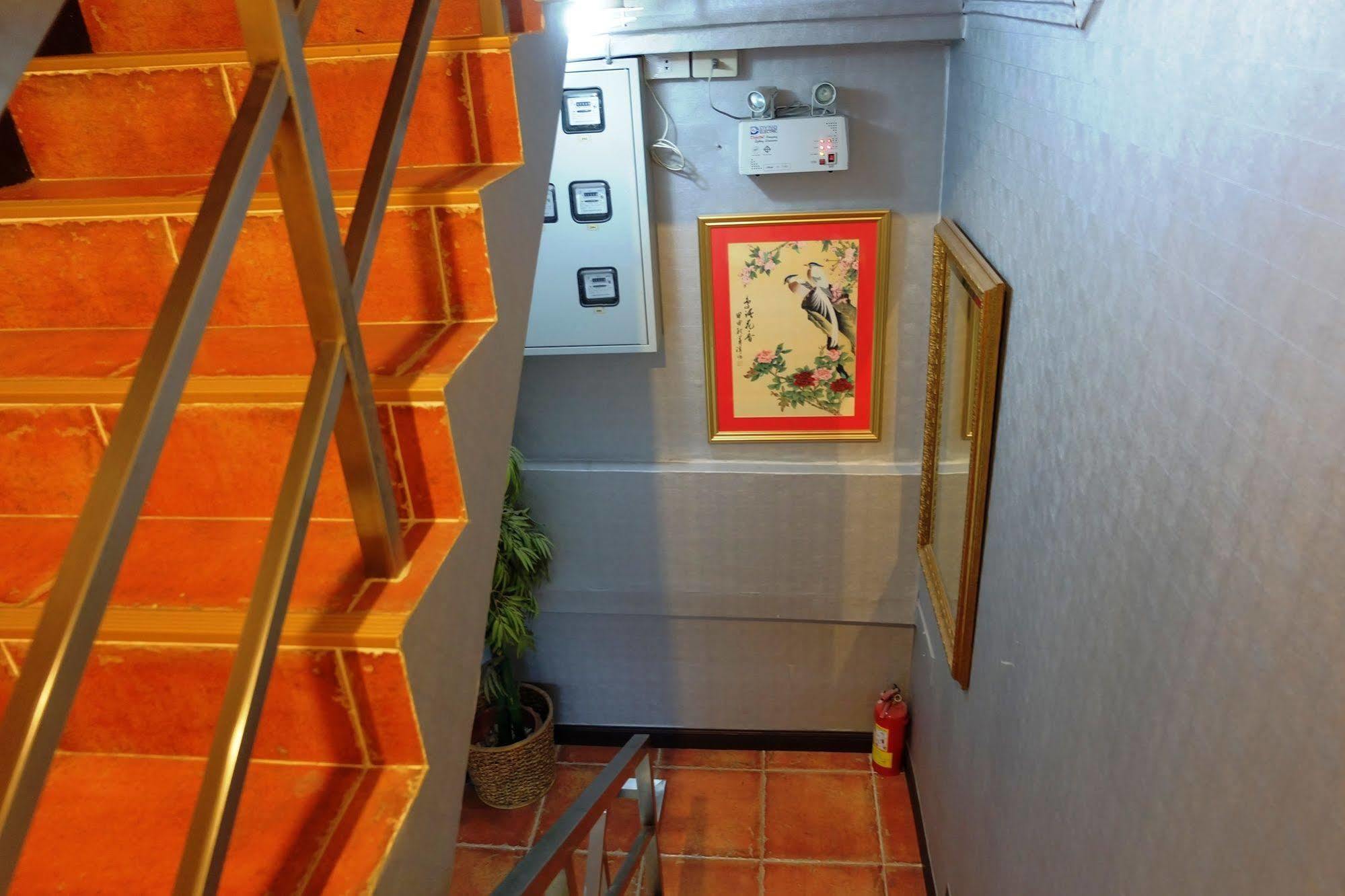 China Guest Inn Бангкок Экстерьер фото